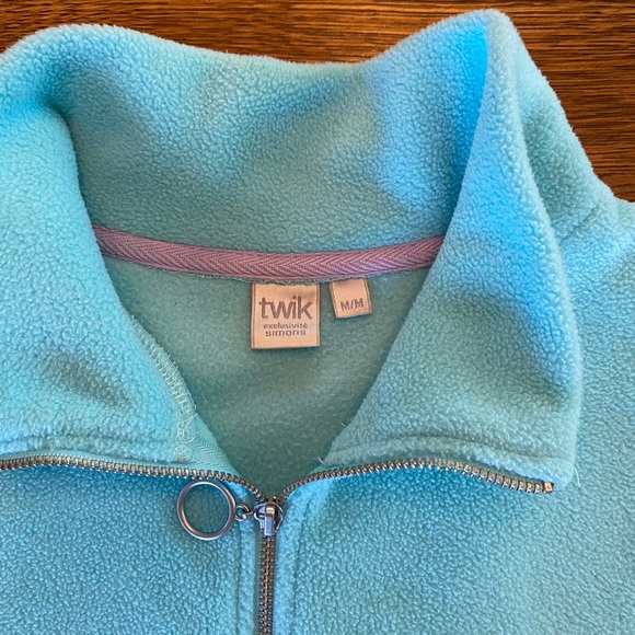 sweater in turquoise and pink polar fabric - Picture 5 of 8